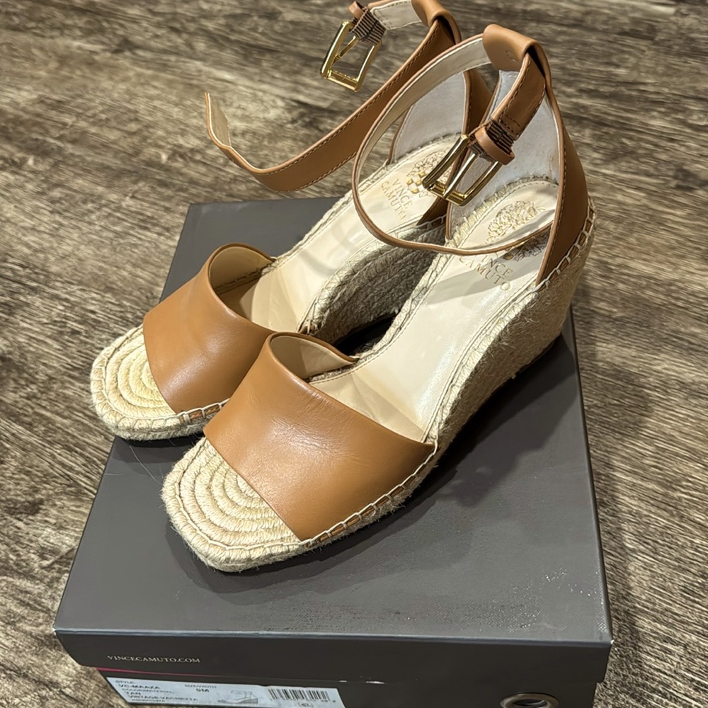 Vince Camuto wedges size 9